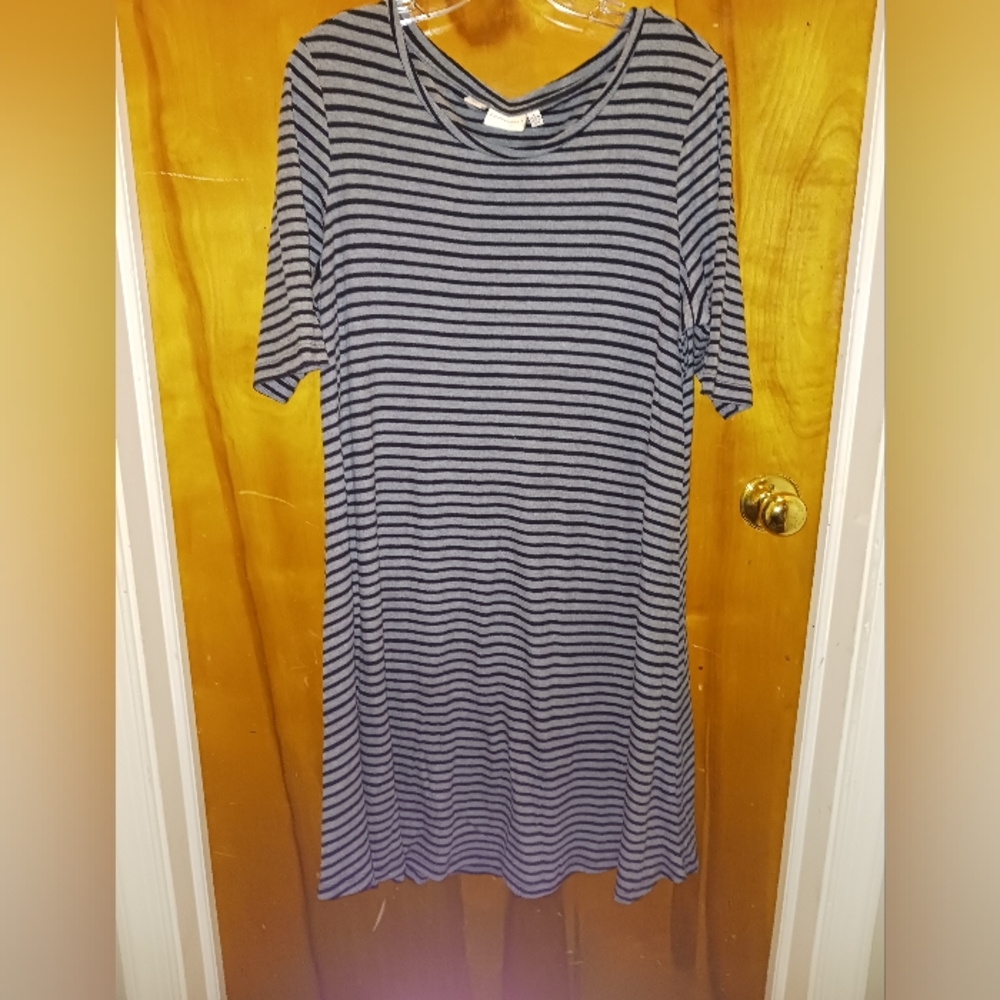 Very nice Ladies Size Large Dress